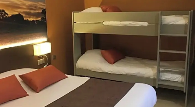 Семейный номер Standard The Originals City, Hôtel Le Boeuf Rouge, Saint-Junien
