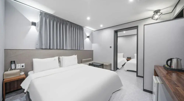 Трёхместный номер Standard Lucas Hotel