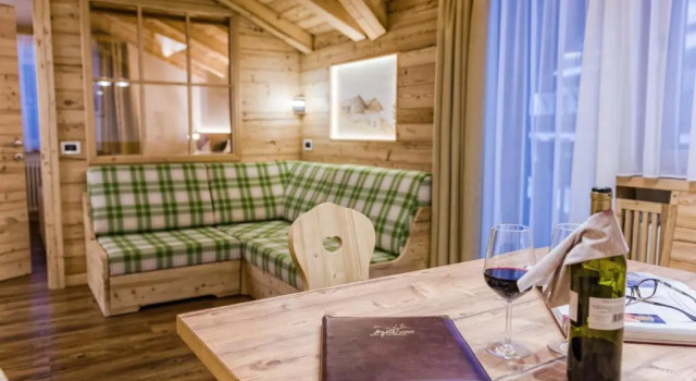 Апартаменты Aghel Suites & Apartments