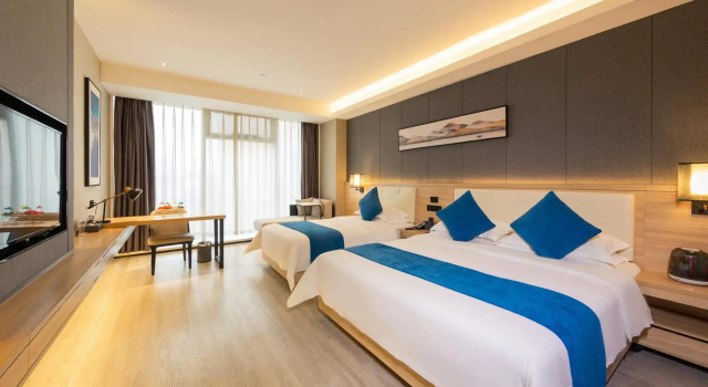Taiyuan H Crystal Hotel (Jinyang Street Subway Station Branch)