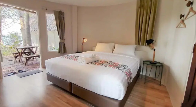Бунгало с видом на море Saffron On The Sea Resort