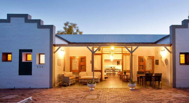 Karoo Retreat- Self Catering Villas and Guest House, Забронировать Гостевой дом Отели Оудсхорн с парковкой, Парковка