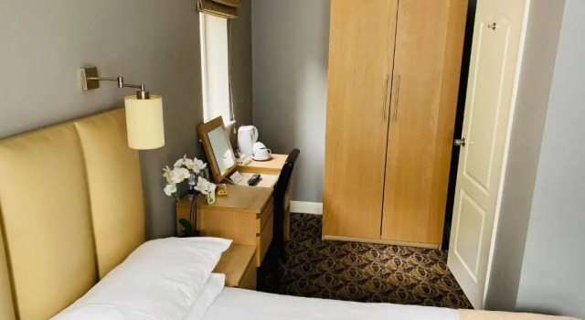 Двухместный номер Standard The Liversedge, 64 Leeds Road