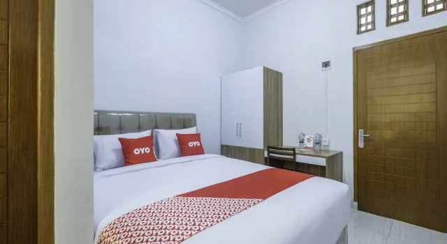 Wisma Teratai by OYO Rooms, Забронировать Отель Чиребон провинция Западная Ява