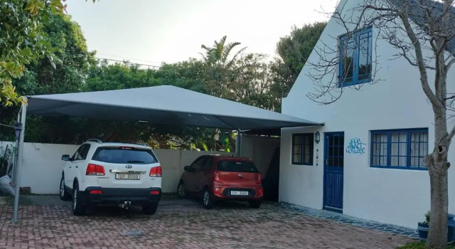 Коттедж Cozy 4 bedroom house enclosed by sea and mountain.