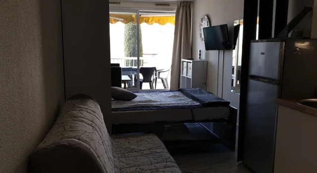 Studio Les Voiles, Book Hotel Hotels in Camargue with a Pool, Swimming Pool