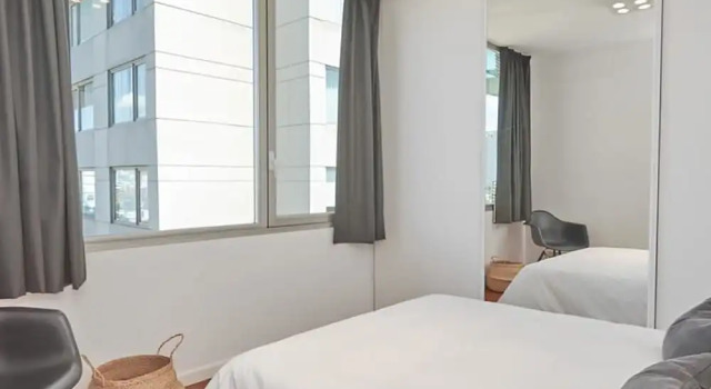 Torre Montagna I Stylish 1BR With Balcony in Nu ez