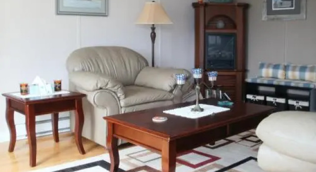 Storytellers Retreat, Prenota Hotel Crow Head Canada