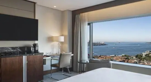 Двухместный номер Executive с видом на Босфор Conrad Istanbul Bosphorus