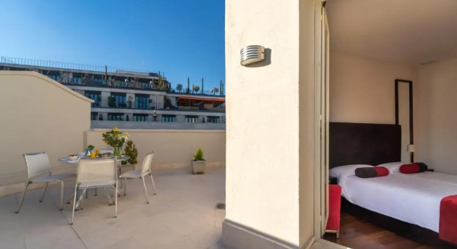 Двухместный room Superior с террасой Отель Quatro Puerta Del Sol