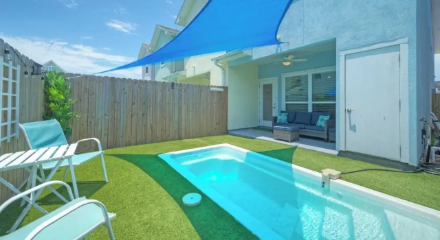 Коттедж Peaceful Paradise Private Pool, Balcony Views + 5 Mins to Whitecap Beach