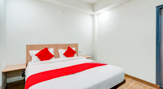 OYO 78855 White Sky Hotel, Забронировать Отель Нью-Дели Национальный столичный округ Дели, рядом с Lal Bahadur Shastri Hospital