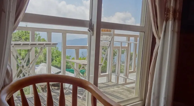Двухместный номер Standard с балконом и с видом на горы Shan Shui-Yuan Vege Guest House