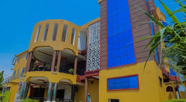 Kamwe kamwe hotel, Prenota Resort Hotel resort a Western Uganda, Resort