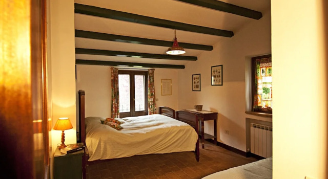 Casale Chimneys Immersed in Olive Trees, Buchen Sie Hotel Monte Castello di Vibio Umbrien