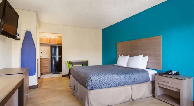 1 Life Studio and Suites, Prenota Locanda Hotel a Indiana con piscina, Piscina