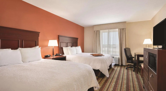 Четырёхместный номер Standard Hampton Inn Detroit/Southgate