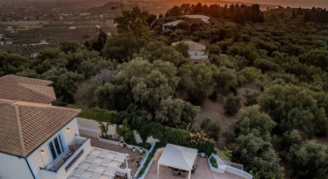 Вилла Frido Luxury Villa - 600 Sqm