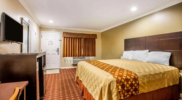 Номер Standard Rodeway Inn & Suites Bellflower
