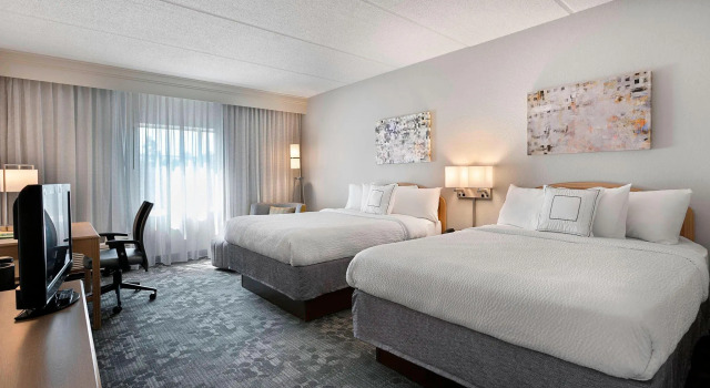 Четырёхместный номер Standard с балконом Courtyard by Marriott Myrtle Beach Broadway