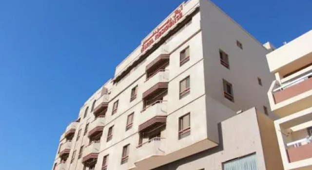 Awal Residence فندق أوال, Rezervovat Hotel Hotely v Capital Governorate s bazénem, Bazén