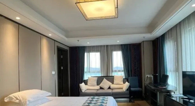 Люкс Great Wall Holiay Inn (Yichang Three Gorges Wuyue Plaza Yiling Wanda stored)