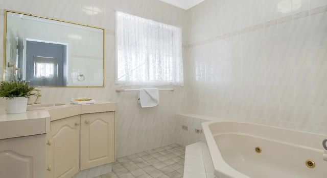 Семейные апартаменты с 3 комнатами с видом на реку Richmond Motor Inn