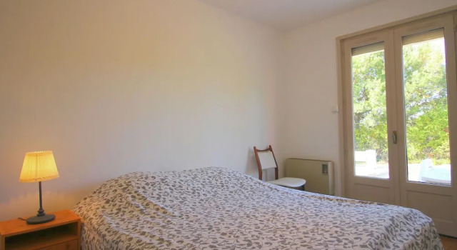Lush Holiday Home in Cereste With Private Swimming Pool, Rezervasyon Otel Cereste Route de la Lavande