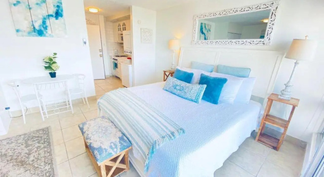 Апартаменты KASA Seaview at Coral Beach - Studio for 2 Balcony BEACHFRONT BUILDING POOL