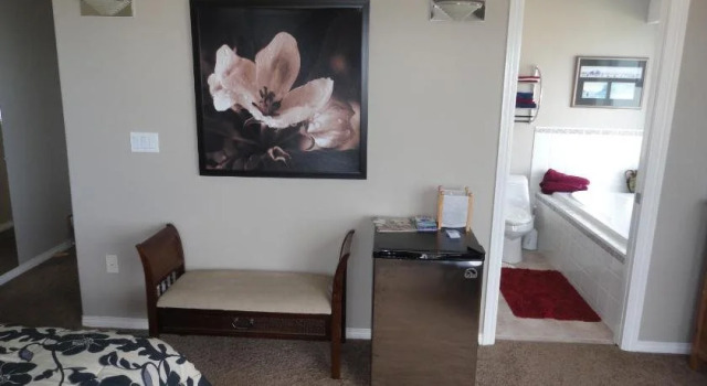 About the Sea B&B, Book Bed and Breakfast Nanaimo 