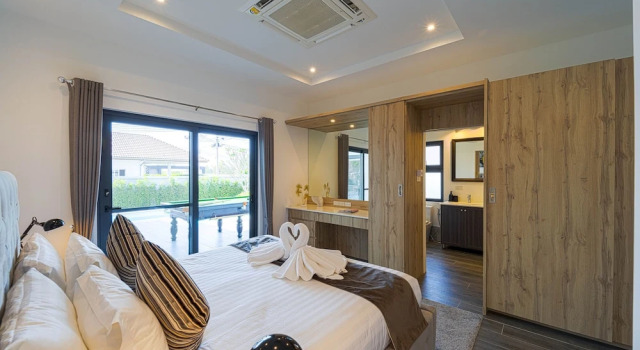 Modern 3 Bedroom Private Pool Villa -ML7