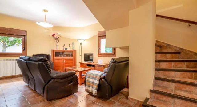 URIBE-ENEA Casa sola con amplio patio en Elciego con visita a bodega, siempre sujeta a disponibilidad, Prenota Hotel Elciego Rioja Alavesa