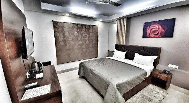 Номер Deluxe Hotel Aerocity Purple Orchid