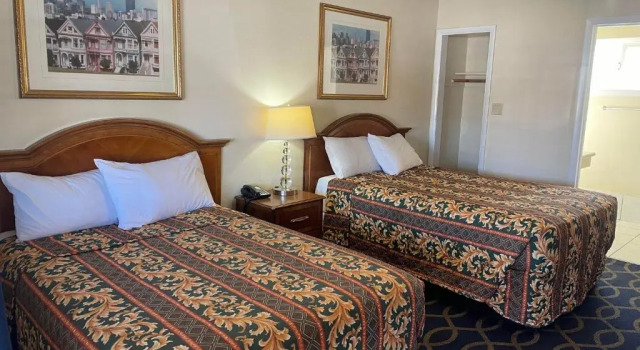 Holiday Motel Oakdale, Забронировать Мотель Окдейл штат Калифорния