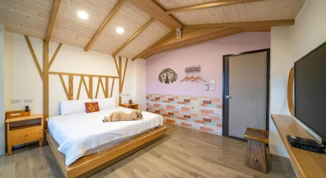 Двухместный номер Standard с балконом Feather and Flowers Homestay