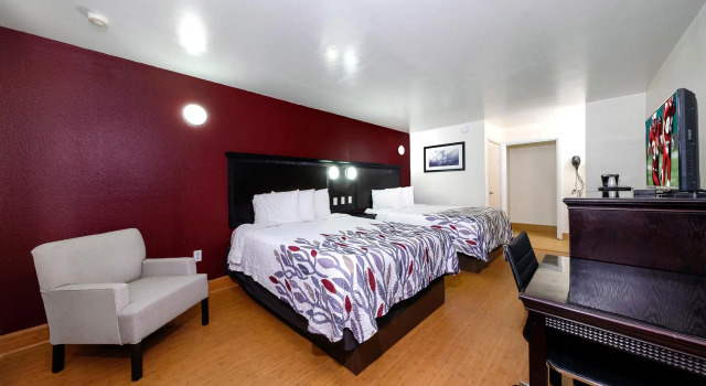 Четырёхместный номер Deluxe Red Roof Inn Crestview