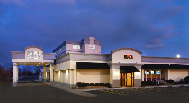 Four Points by Sheraton Cleveland Airport, Book Hotel Hoteller i Cleveland Heights med pool, Swimmingpool