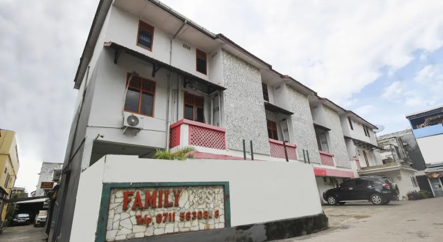 Wisma Family By Oyo Room, Rezervovat Hotel Hotely v Palembang s parkováním, Parkování