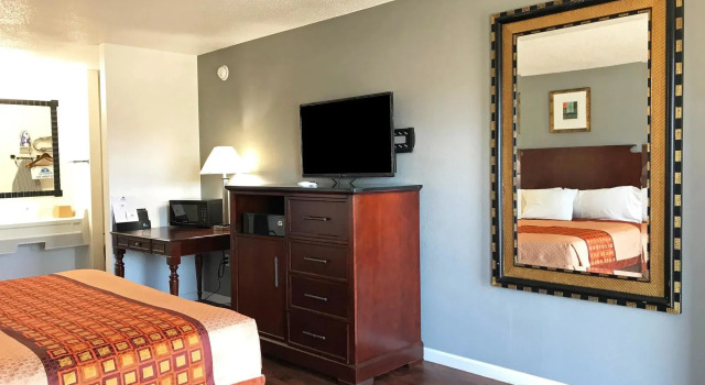 American Inn & Suites Russellville, Prenota Locanda Hotel a Missouri con parcheggio, Parcheggio