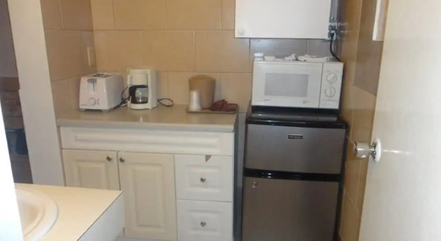 Четырёхместный номер Standard с балконом Niagara Parkway Court Motel