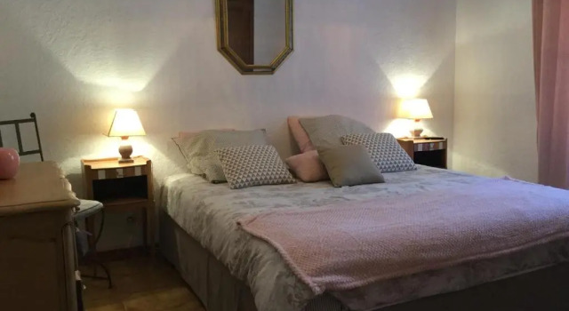 Mas Provençal Avec Piscine Privée Chauffée En Campagne de Sénas, Proche Des Alpilles Et du Luberon, 8 Personnes, Ls1-316 Palounie, Rezerwuj Hotel Hotele w Senas z parkingiem, Parking