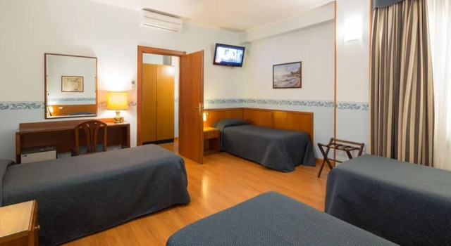 Четырёхместный номер Hotel Terminus & Plaza