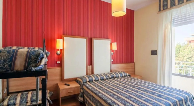 Четырёхместный номер Standard с видом на море Hotel Promenade Universale