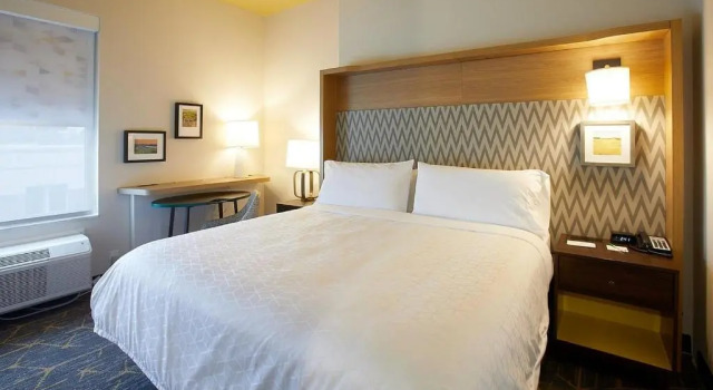 Номер Premium Holiday Inn Louisville Downtown by IHG