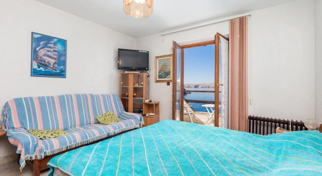 Awesome Home in Jablanac With Wifi and 2 Bedrooms, Rezerwuj Hotel Senj 
