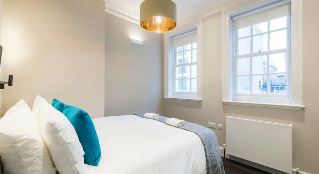 Elegant 2 bed Flat Close to Kensington Gardens!, Забронировать Отель Отели Англии 3 звезды, 3*