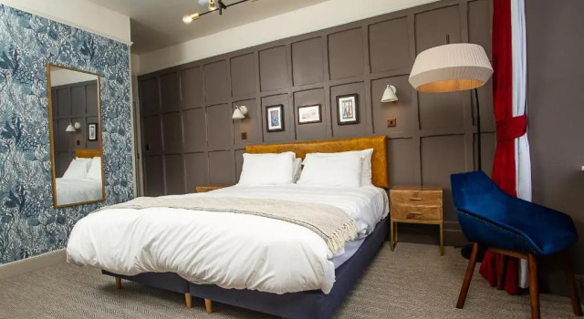Трёхместный номер Standard The West Bay Hotel
