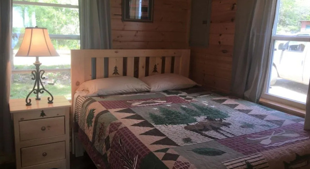 Moose Track Adventures Resort, Varaa Lomakeskus Hotellit Minnesota pysäköinnillä, Pysäköinti