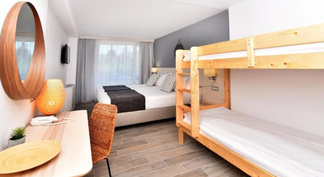 Двухместный семейный номер Standard iHotel Sunny Beach