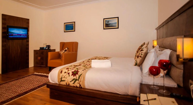 Полулюкс Lemon Tree Hotel Srinagar